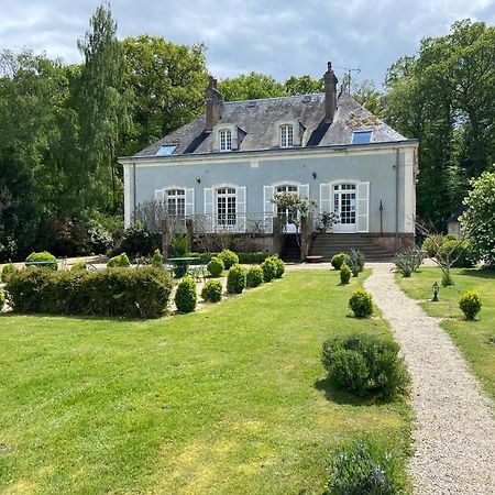 Hotel Les Grands Chenes Saint-Fargeau  Dış mekan fotoğraf