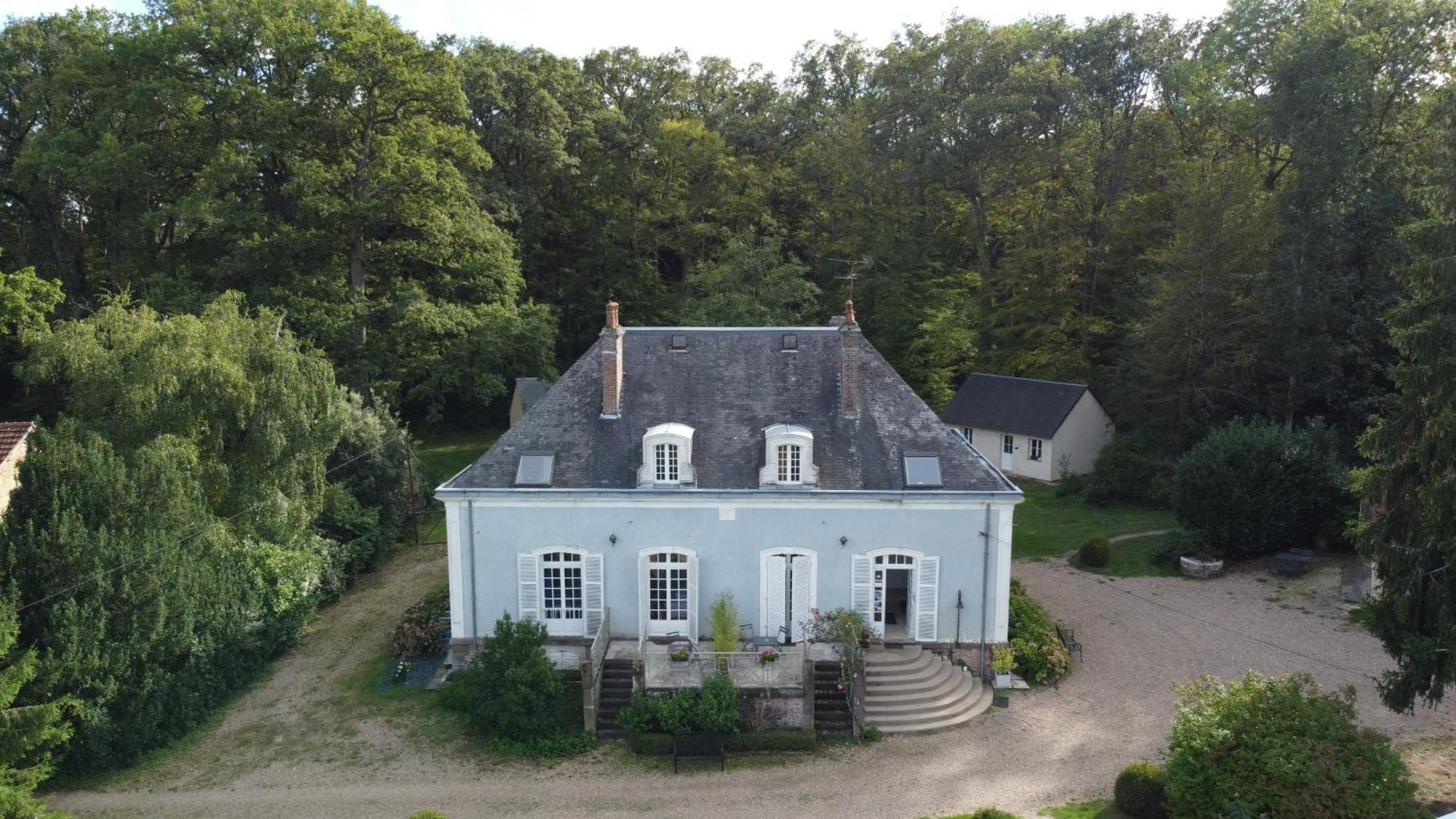 Hotel Les Grands Chenes Saint-Fargeau  Dış mekan fotoğraf