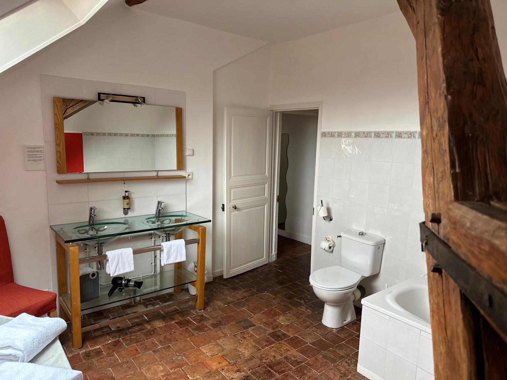 Hotel Les Grands Chenes Saint-Fargeau  Dış mekan fotoğraf