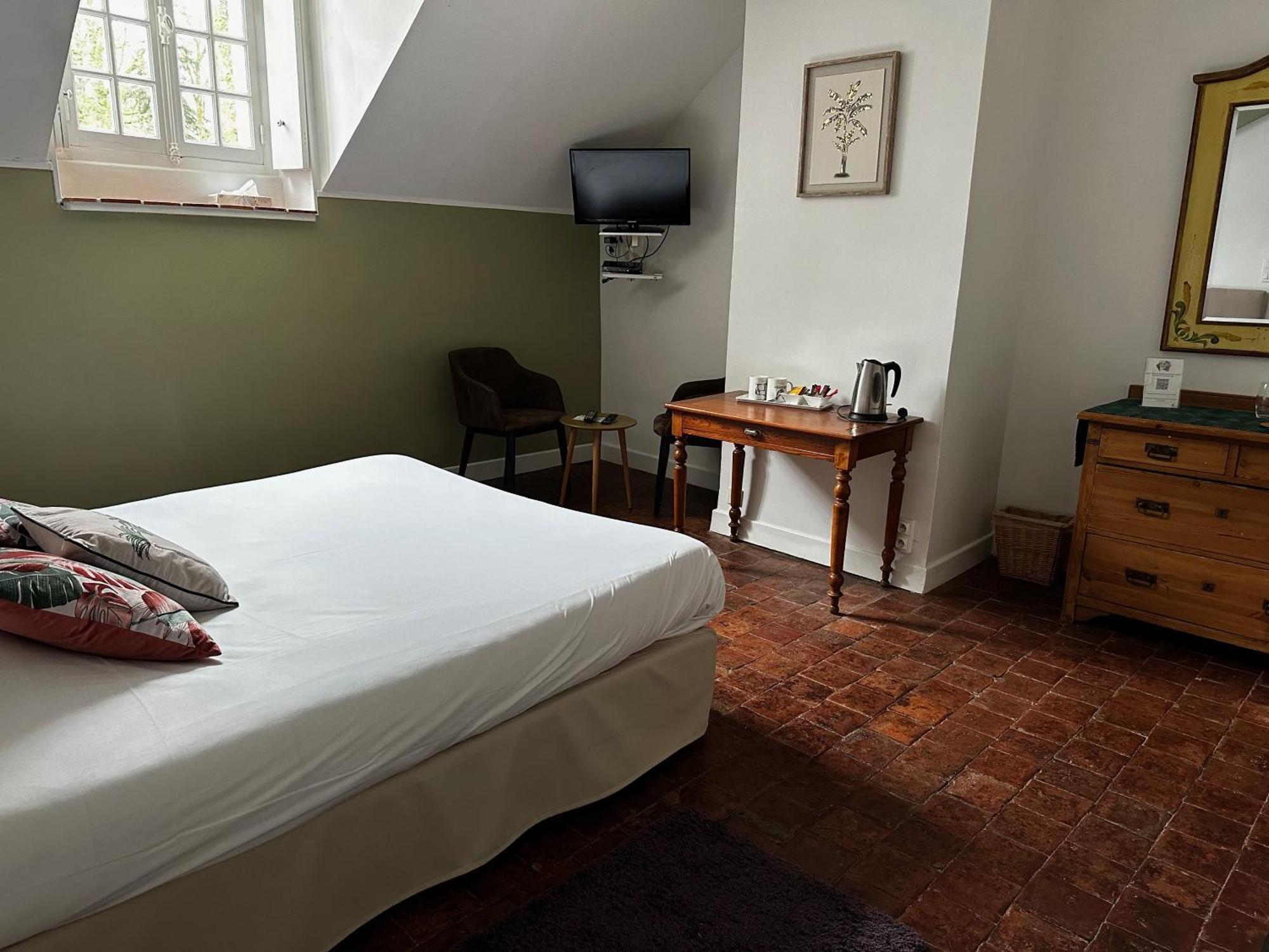Hotel Les Grands Chenes Saint-Fargeau  Dış mekan fotoğraf