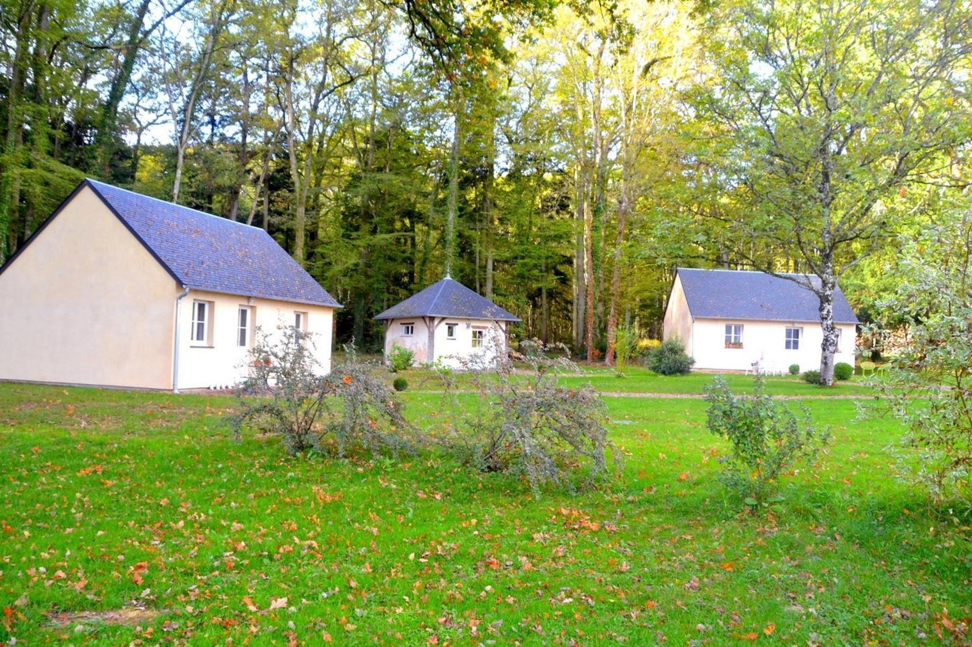 Hotel Les Grands Chenes Saint-Fargeau  Oda fotoğraf