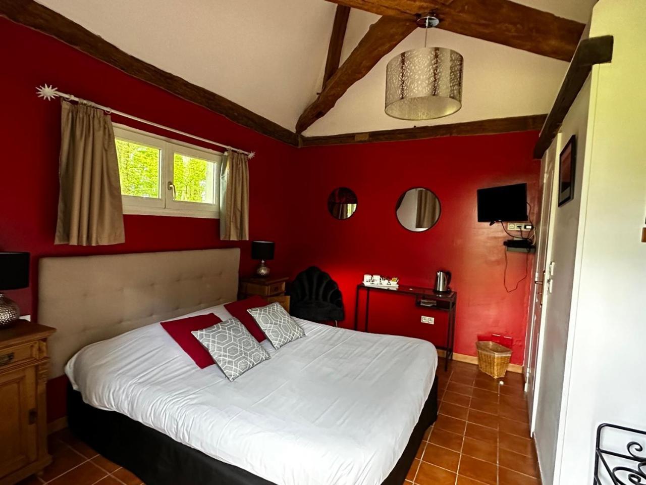 Hotel Les Grands Chenes Saint-Fargeau  Dış mekan fotoğraf