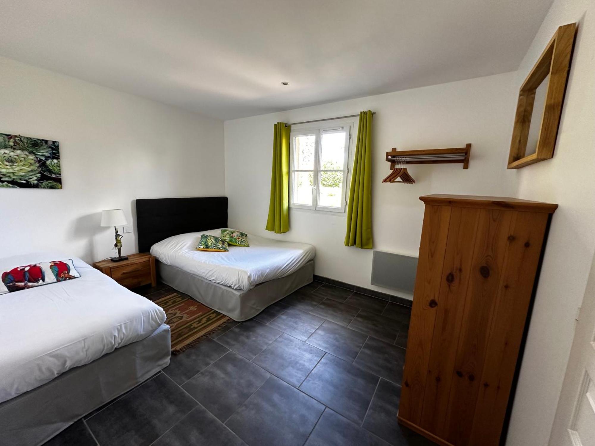 Hotel Les Grands Chenes Saint-Fargeau  Dış mekan fotoğraf