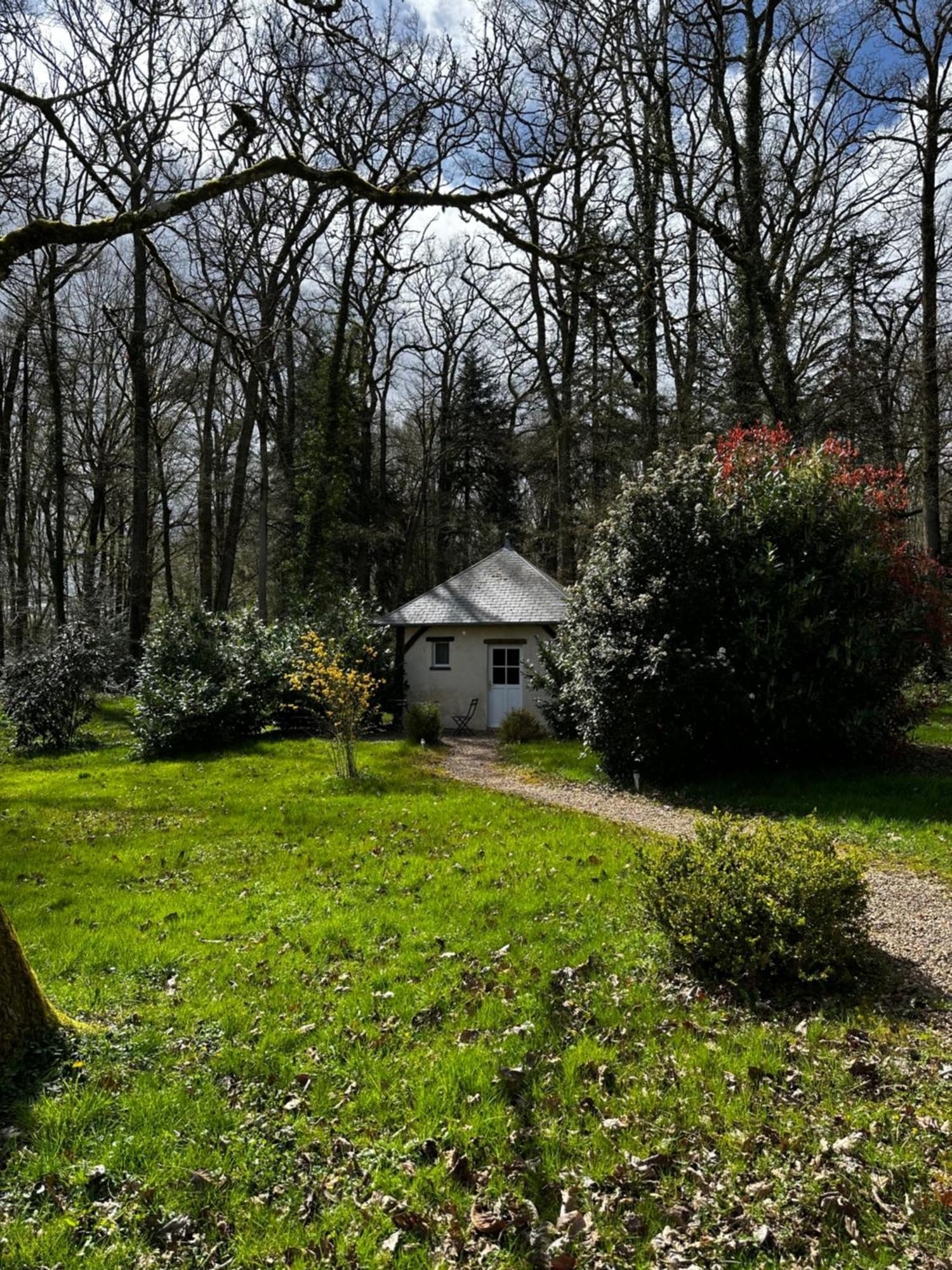 Hotel Les Grands Chenes Saint-Fargeau  Dış mekan fotoğraf
