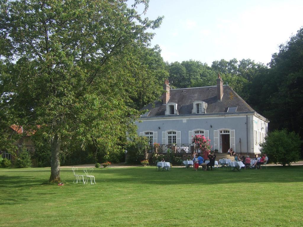 Hotel Les Grands Chenes Saint-Fargeau  Dış mekan fotoğraf